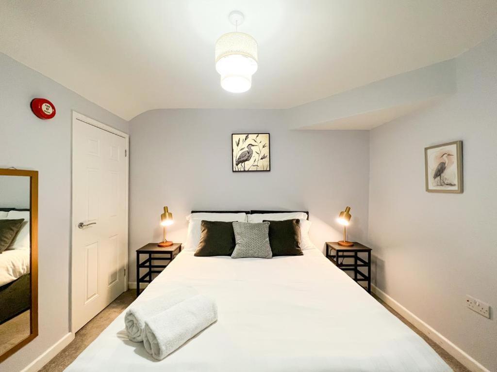 Suitely - Berkeley Apartments Челтенхам Экстерьер фото